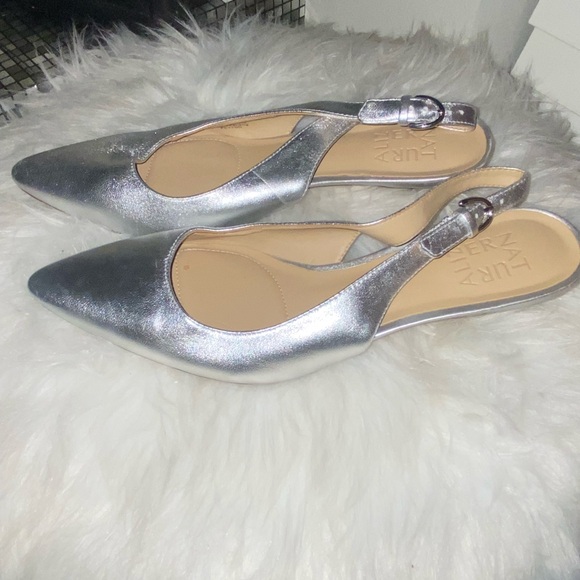 Naturalizer Silver Slingback Heels - Picture 4 of 9